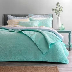 Brand new 😀 Martha Stewart Everyday Everlyn Solid 3 Piece Quilt Set Aqua 👏
