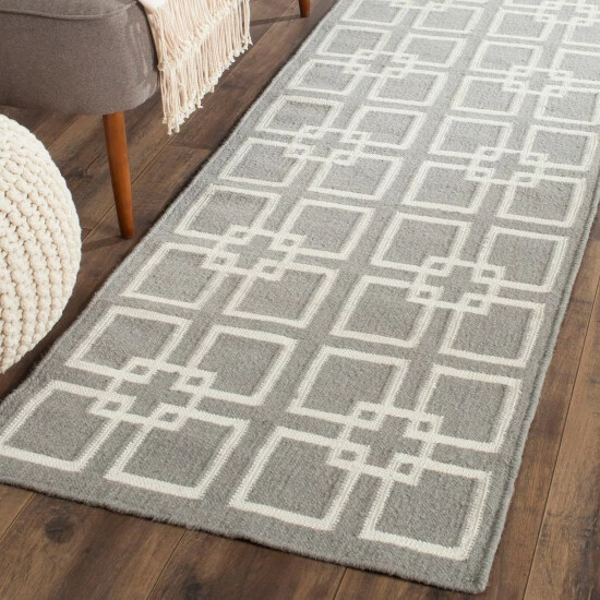 Best reviews of 🌟 Martha Stewart By SAFAVIEH Square Dance Wool/ Silk Area Rug Cement Grey 😍 5 Best reviews of 🌟 Martha Stewart By SAFAVIEH Square Dance Wool/ Silk Area Rug Cement Grey 😍 - Image 5